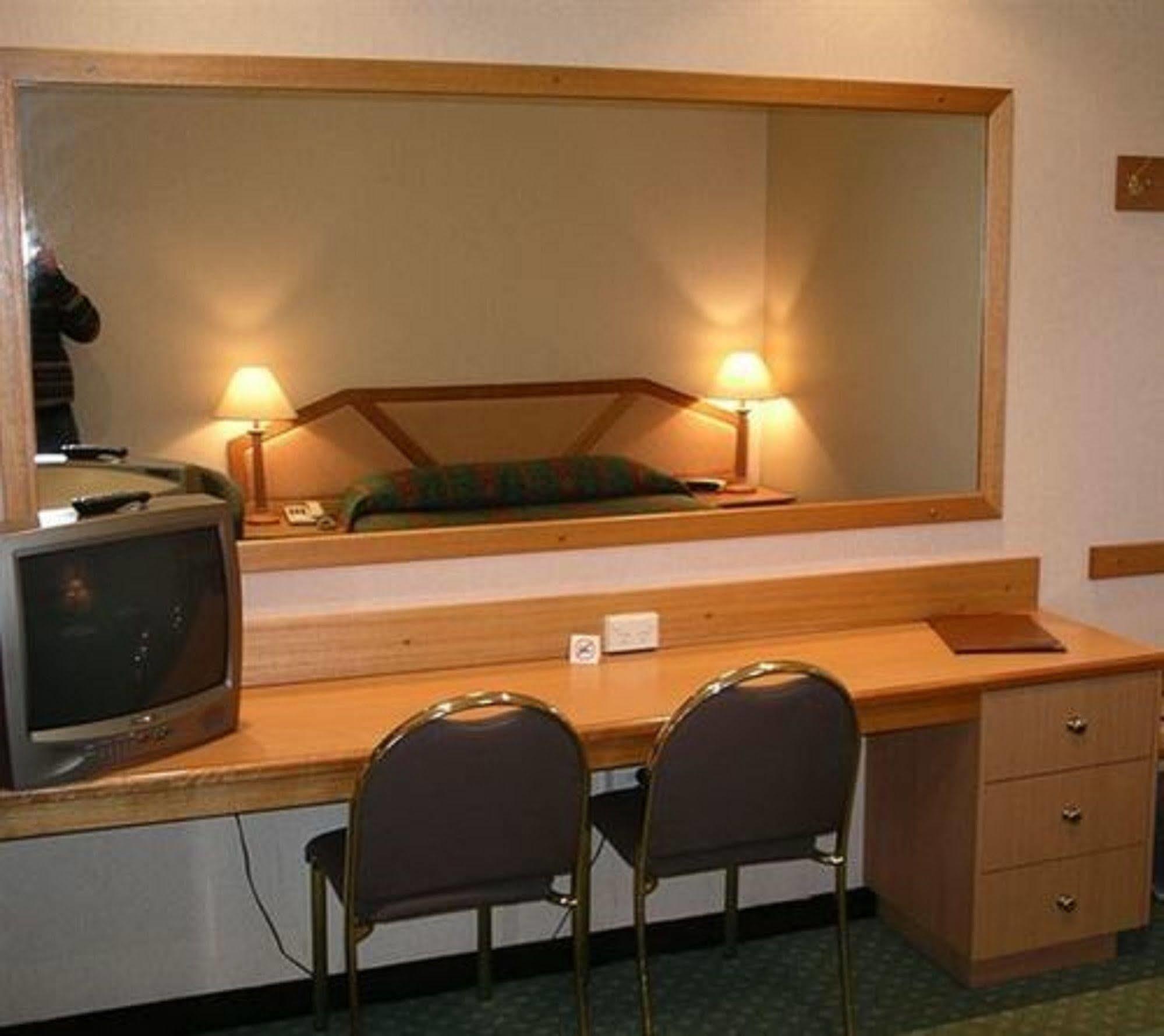 กัวเบอร์นเซ็นทรัลมอเตอร์ลอดจ์ Motel โกลเบิร์น ภายนอก รูปภาพ